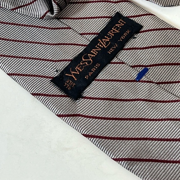 Yves Saint Laurent Classic Front Logo Stitched Vintage Silver Tie Red Stripes - Picture 7 of 8